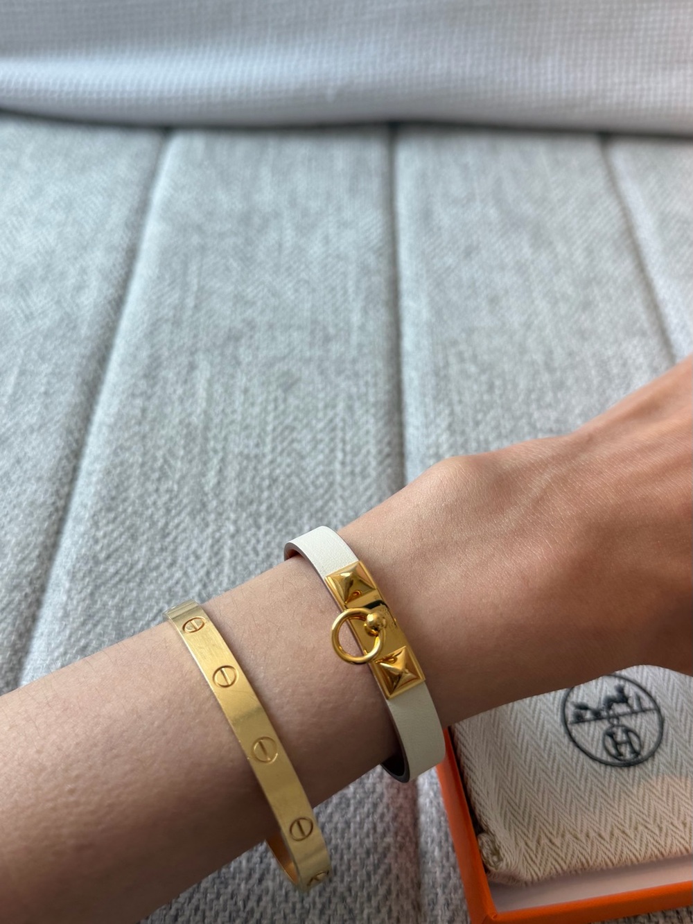 Hermes Rivale Gold-Tone Cream Leather Bracelet - Picture 5 of 9
